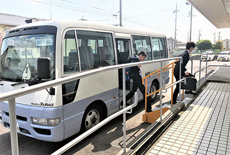 送迎バスの運行（本社）